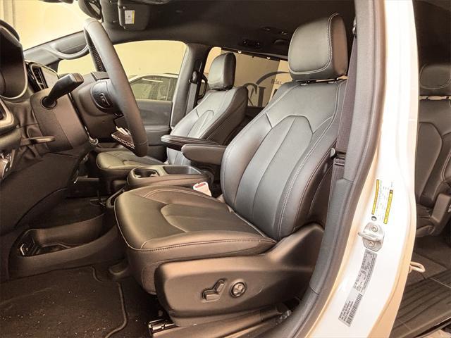 new 2025 Chrysler Pacifica car, priced at $42,650