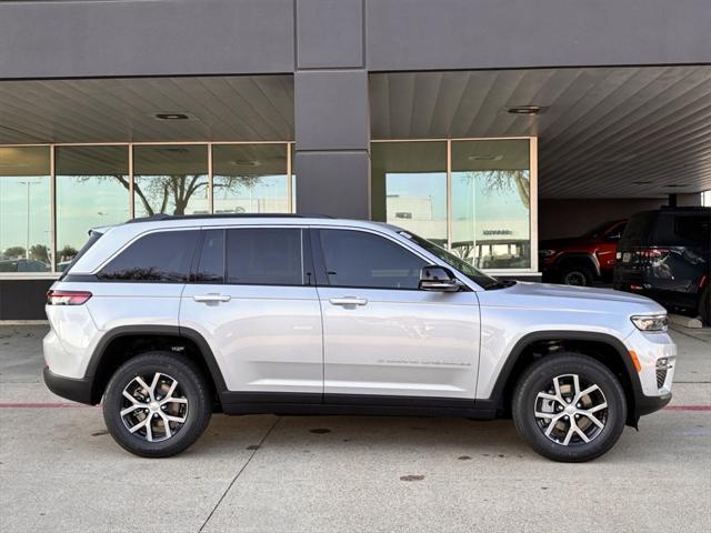 new 2025 Jeep Grand Cherokee car, priced at $48,235