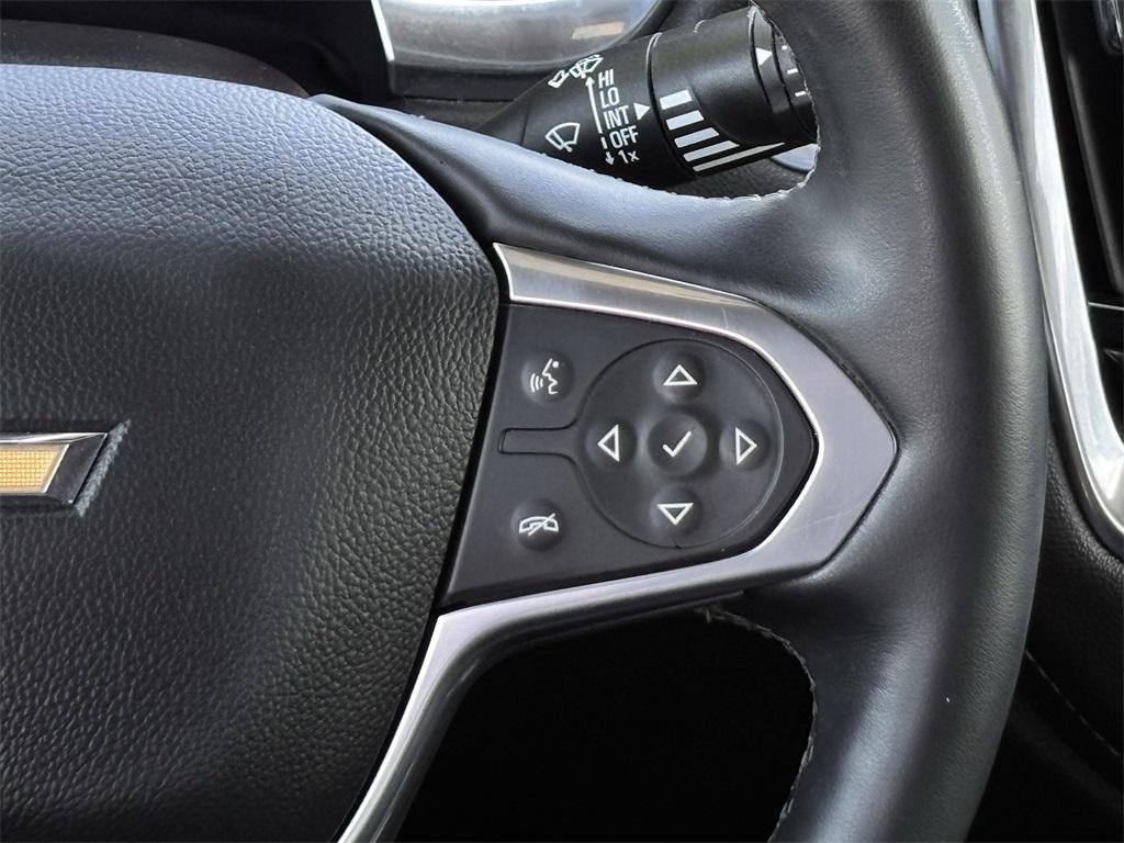 used 2023 Chevrolet Traverse car, priced at $31,992