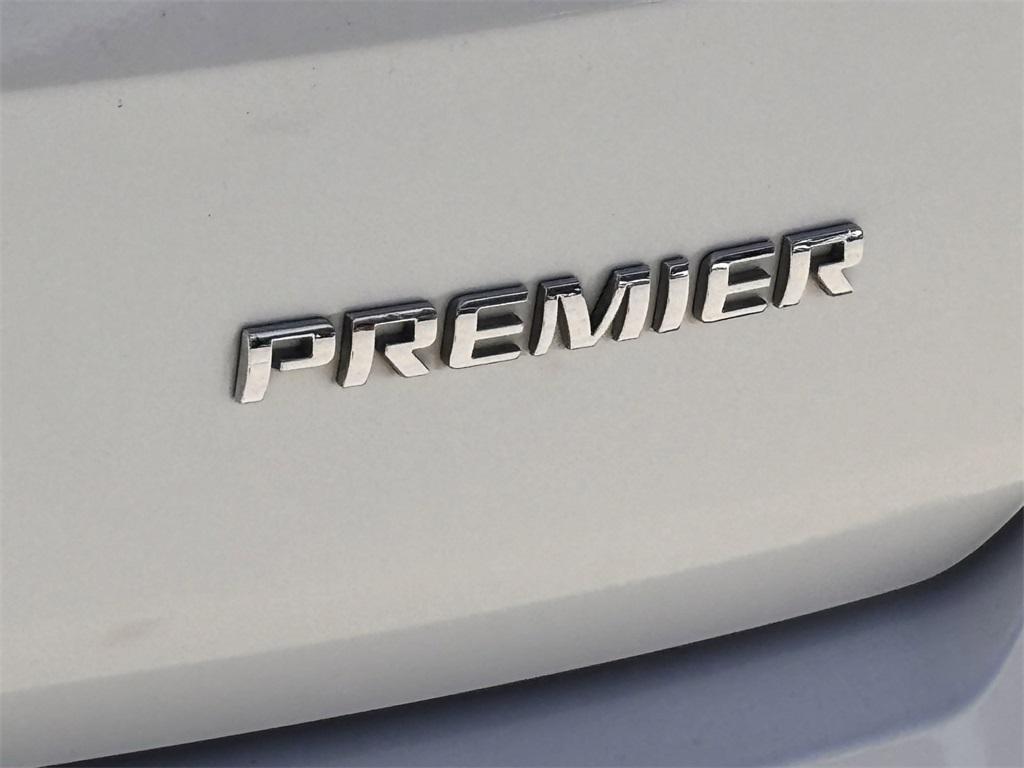 used 2023 Chevrolet Traverse car, priced at $31,992