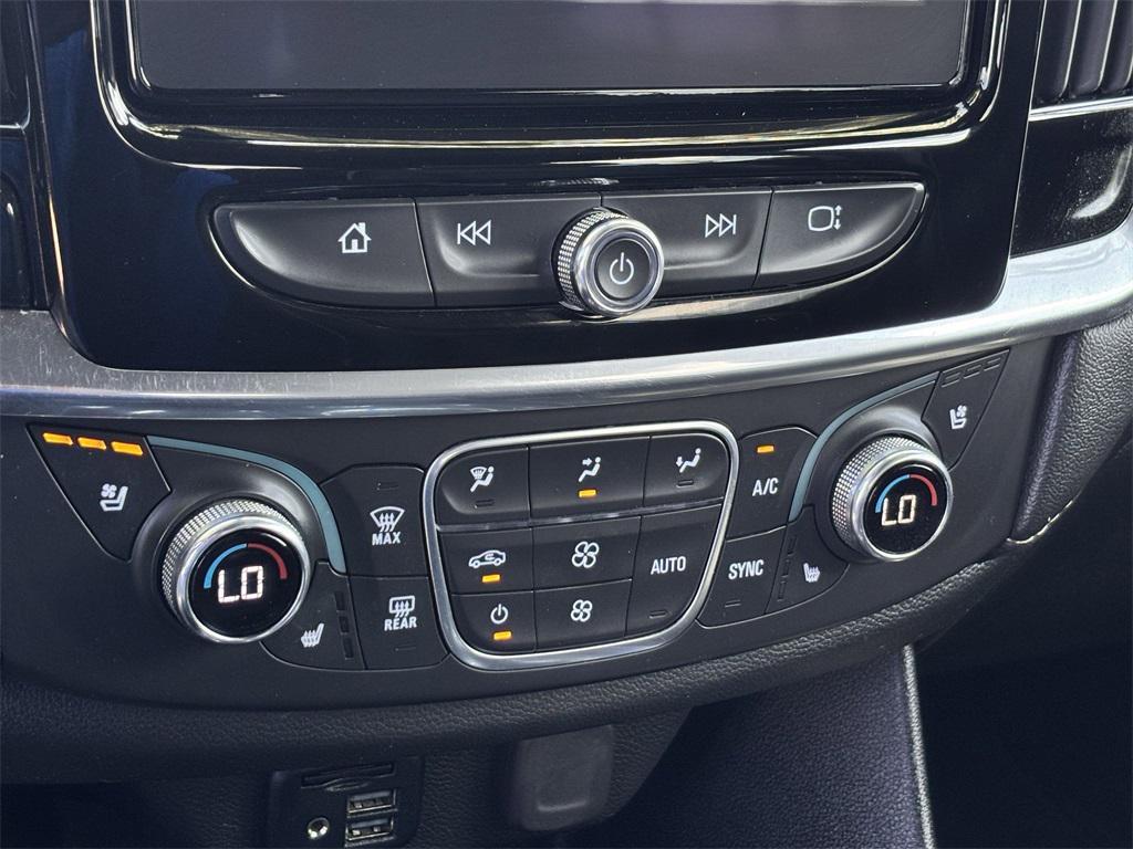 used 2023 Chevrolet Traverse car, priced at $31,992