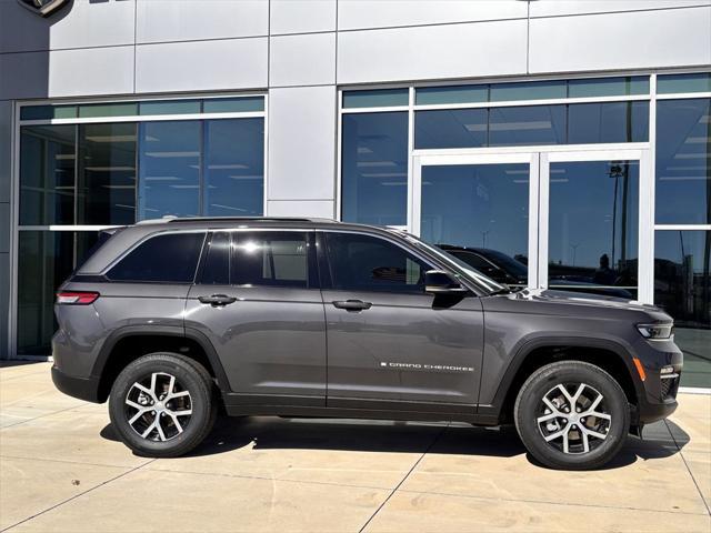 new 2025 Jeep Grand Cherokee car, priced at $42,790