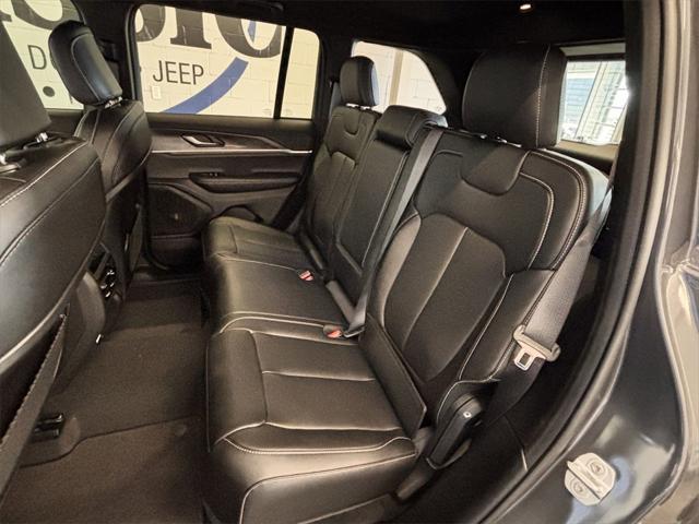 new 2025 Jeep Grand Cherokee car, priced at $39,176