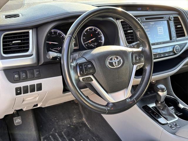 used 2018 Toyota Highlander car, priced at $24,991