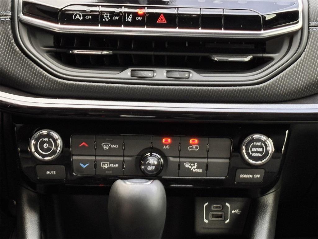 new 2025 Jeep Compass car, priced at $31,255