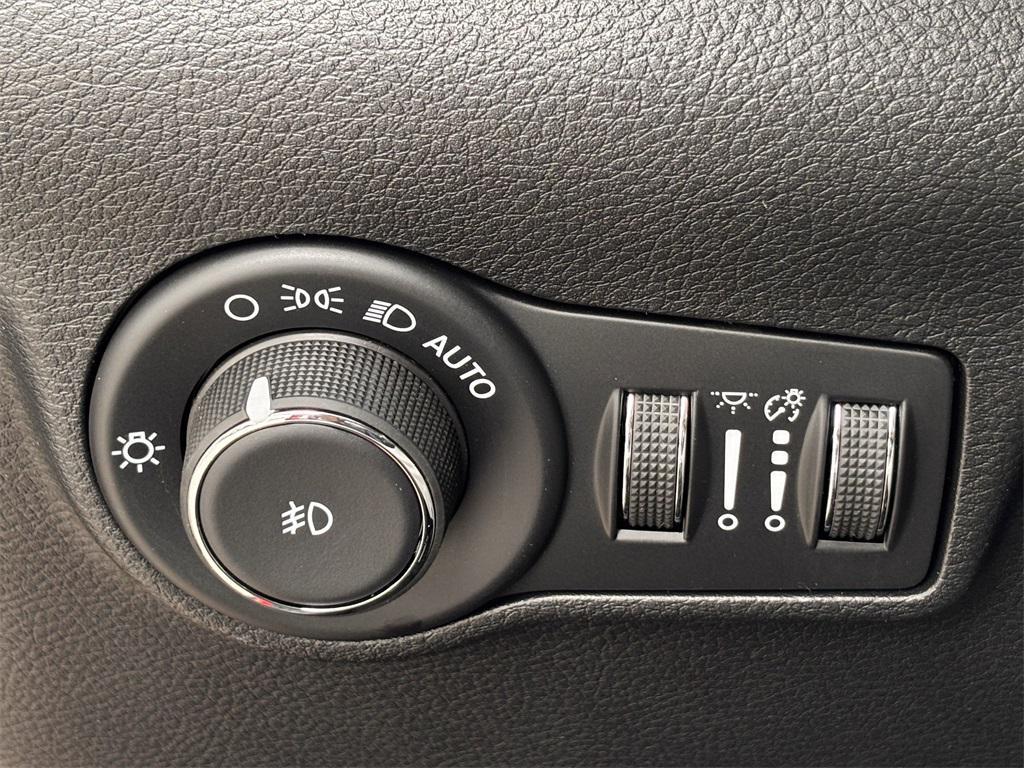 new 2025 Jeep Compass car, priced at $31,255