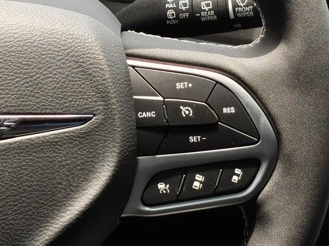 new 2025 Chrysler Pacifica car, priced at $41,752