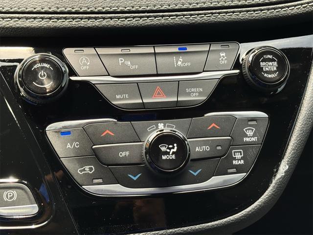 new 2025 Chrysler Pacifica car, priced at $41,752