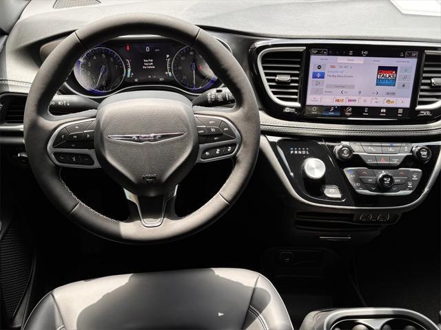 new 2025 Chrysler Pacifica car, priced at $41,752