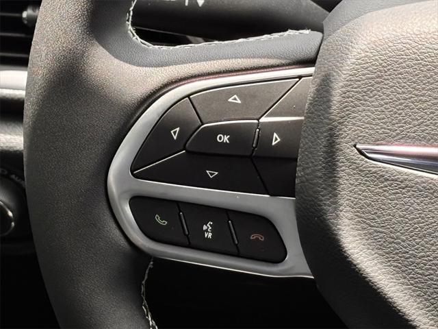 new 2025 Chrysler Pacifica car, priced at $41,752
