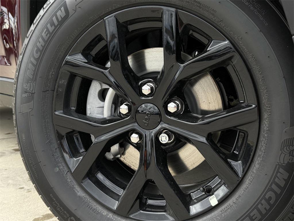 new 2025 Jeep Grand Cherokee car, priced at $42,480