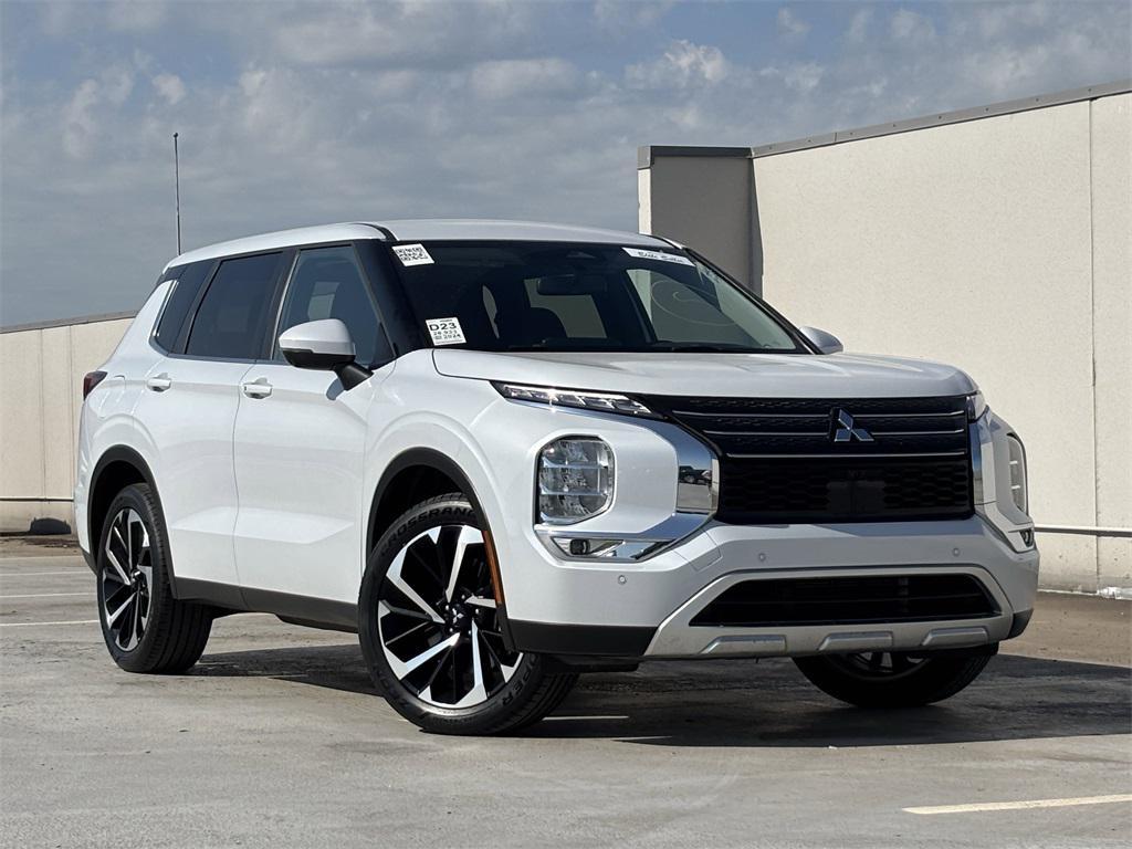 used 2024 Mitsubishi Outlander car, priced at $25,991