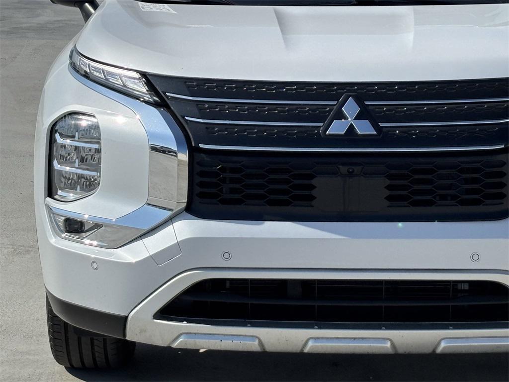 used 2024 Mitsubishi Outlander car, priced at $25,991