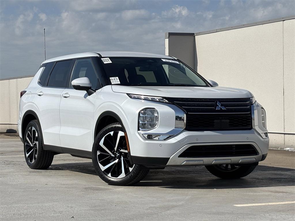 used 2024 Mitsubishi Outlander car, priced at $25,991