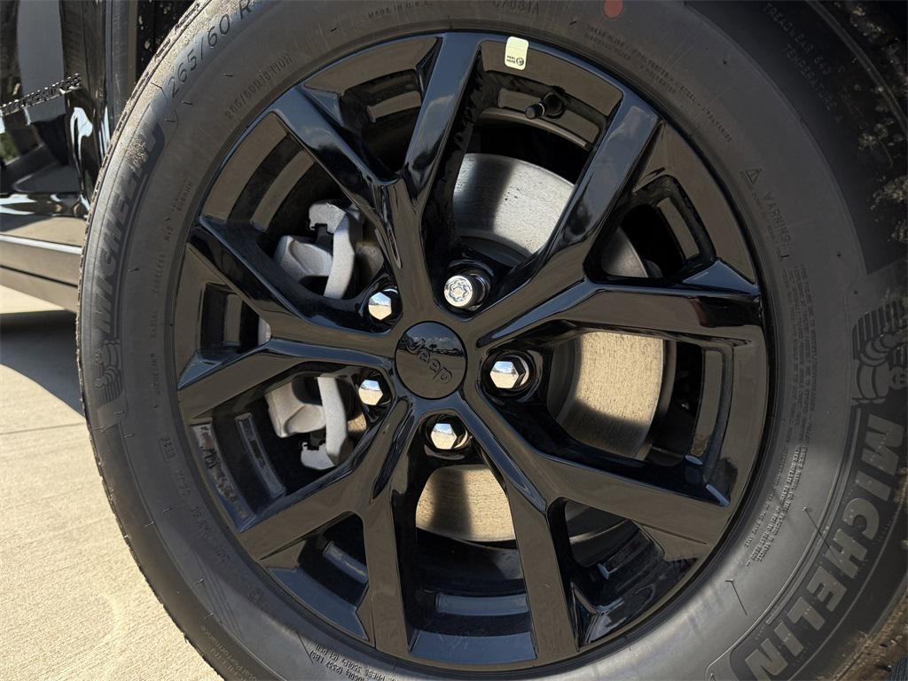 new 2025 Jeep Grand Cherokee L car, priced at $45,225