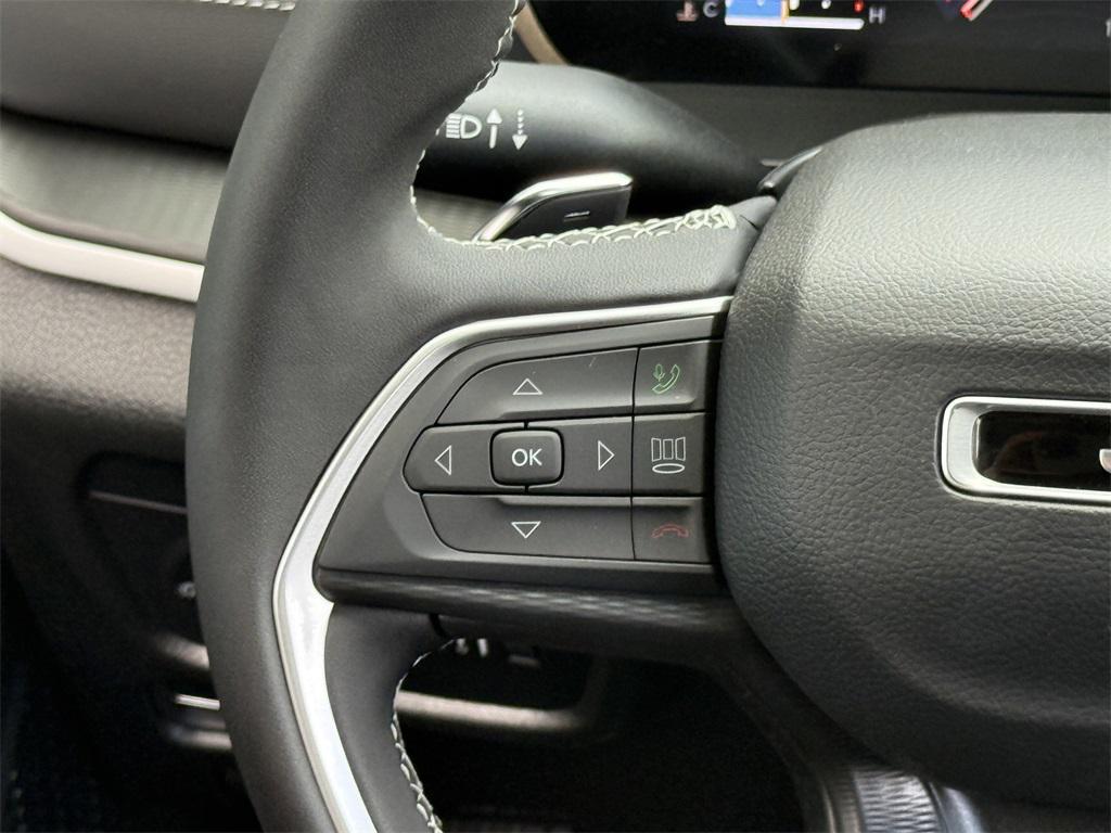 new 2025 Jeep Grand Cherokee car, priced at $38,125