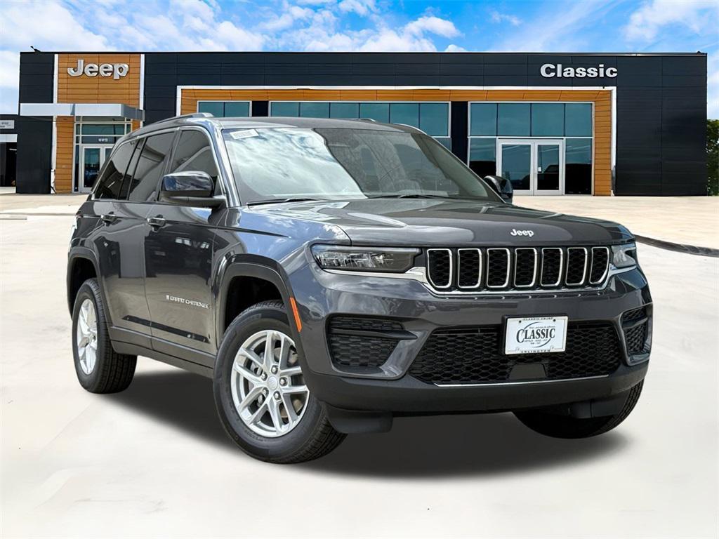 new 2025 Jeep Grand Cherokee car, priced at $38,125