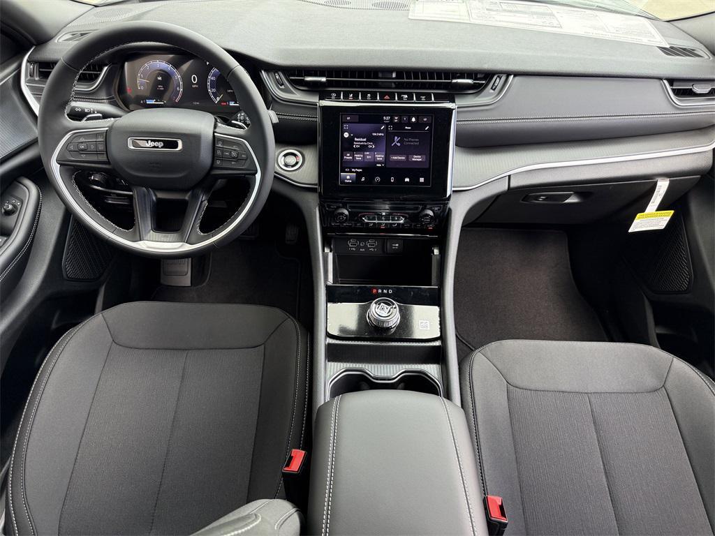 new 2025 Jeep Grand Cherokee car, priced at $38,125