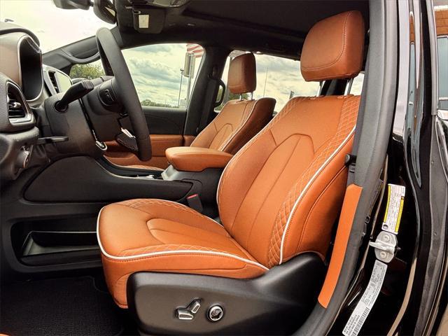 new 2025 Chrysler Pacifica car, priced at $55,541