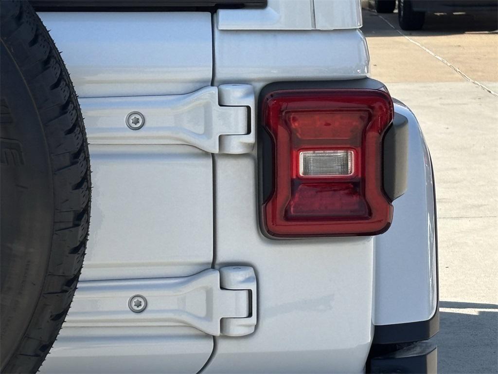 used 2021 Jeep Wrangler Unlimited car, priced at $33,652