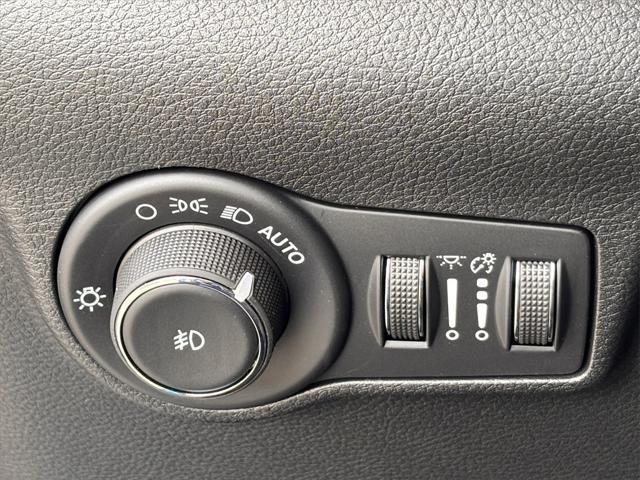 new 2025 Jeep Compass car, priced at $31,058