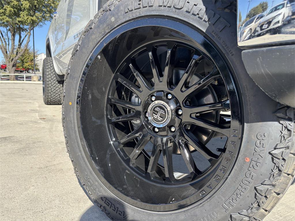 used 2025 GMC Sierra 1500 car, priced at $49,991