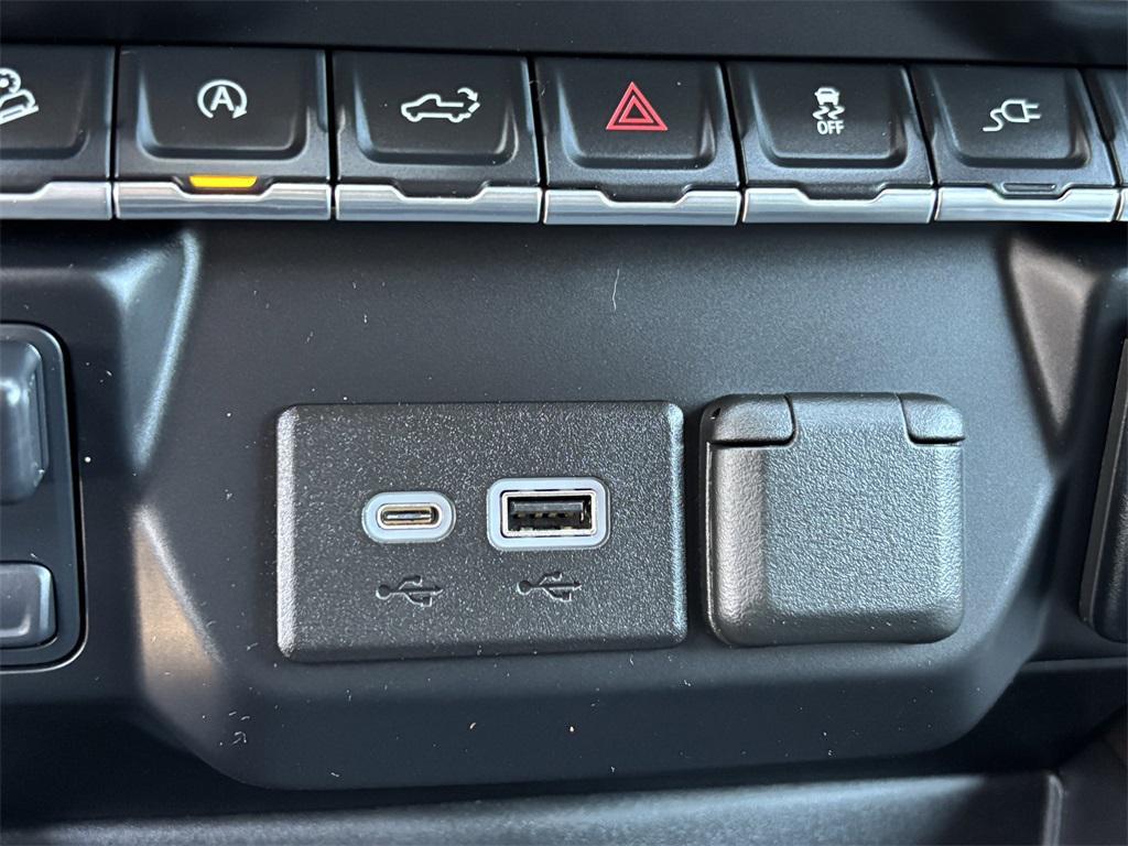 used 2021 Chevrolet Silverado 1500 car, priced at $44,988