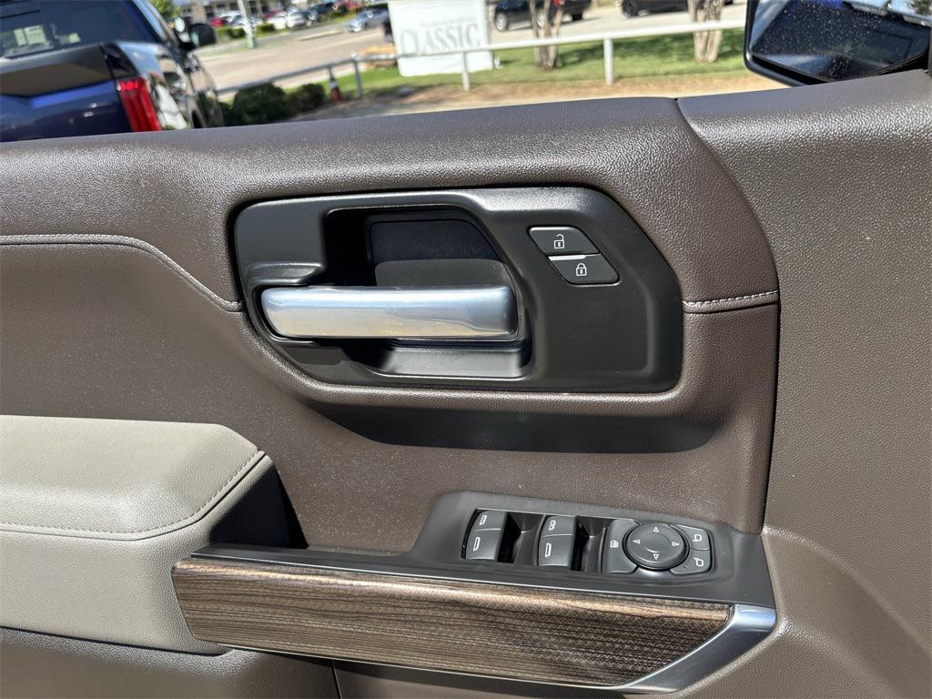 used 2021 Chevrolet Silverado 1500 car, priced at $43,492