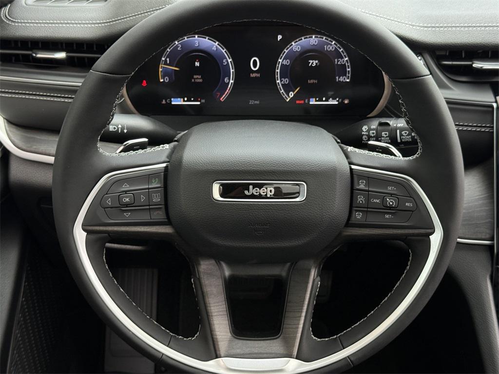 new 2025 Jeep Grand Cherokee car, priced at $47,485