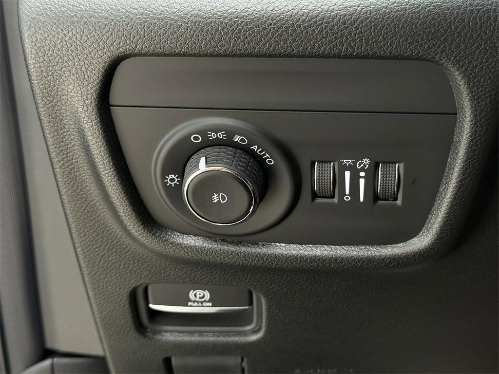 new 2025 Jeep Grand Cherokee car, priced at $47,485