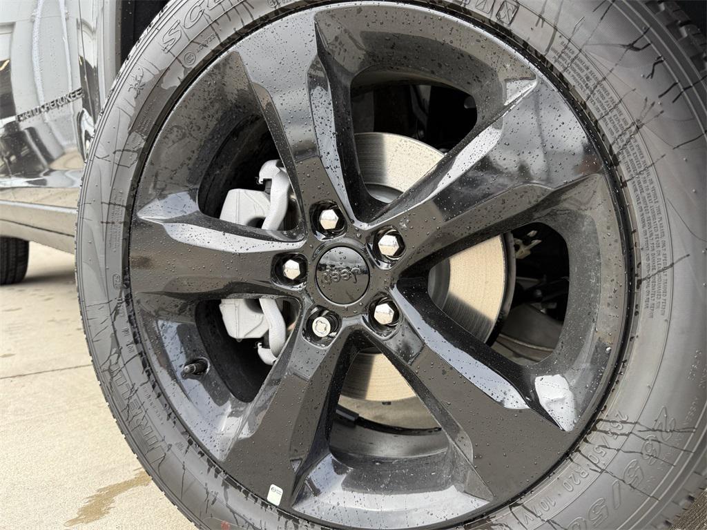 new 2025 Jeep Grand Cherokee car, priced at $47,485