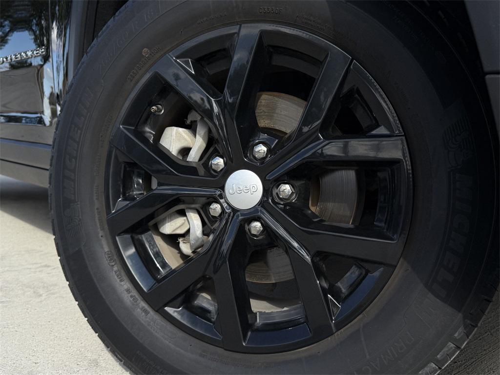 used 2023 Jeep Grand Cherokee car, priced at $32,991