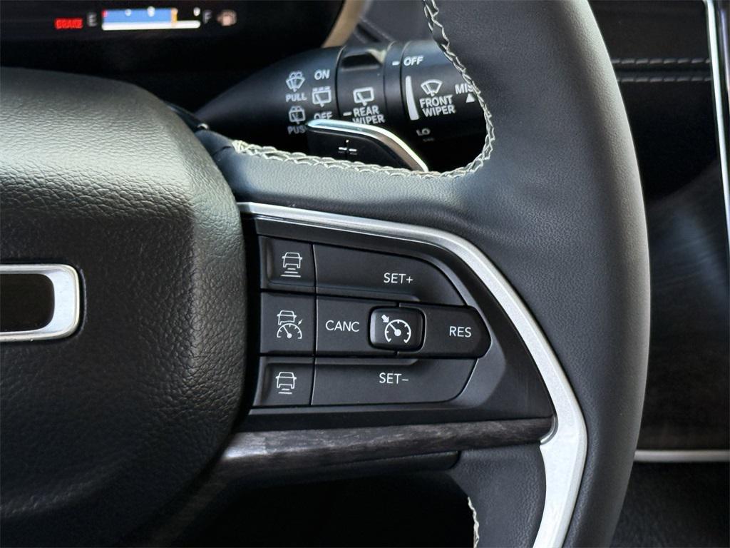 used 2023 Jeep Grand Cherokee car, priced at $32,991