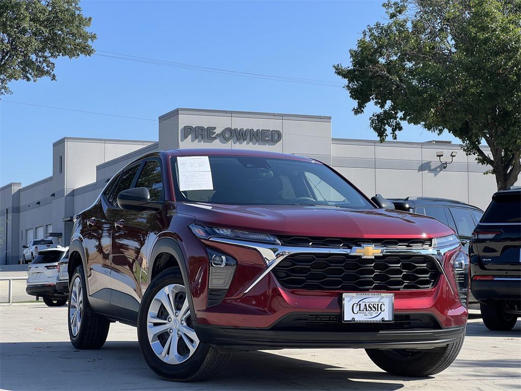 used 2024 Chevrolet Trax car, priced at $22,267