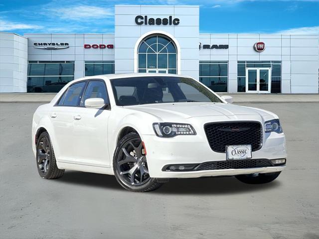 used 2022 Chrysler 300 car, priced at $25,592