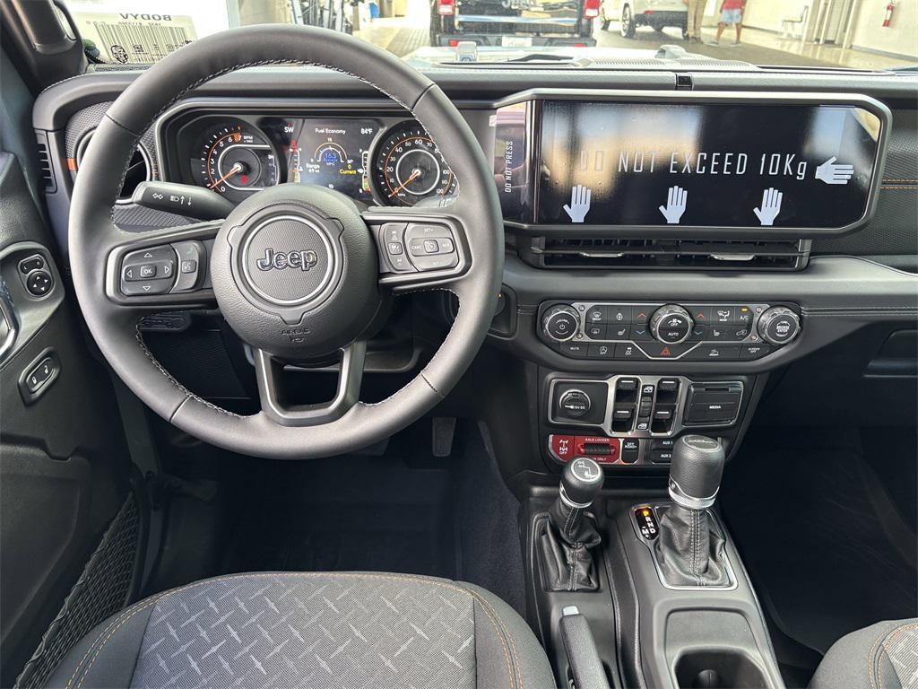new 2025 Jeep Gladiator car, priced at $52,600