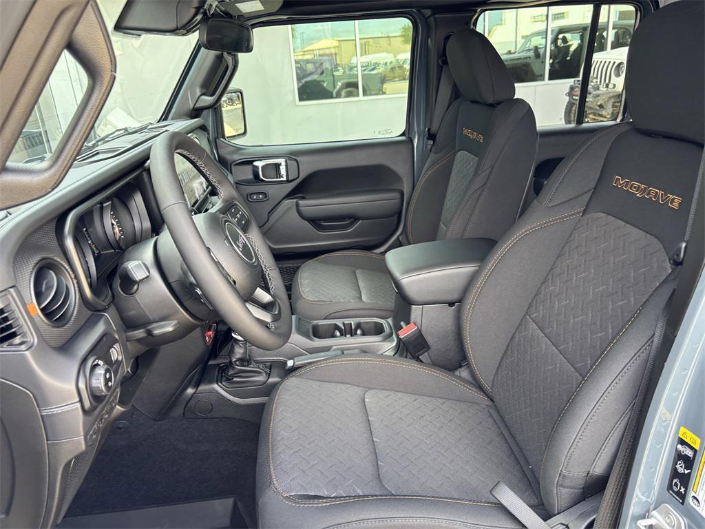 new 2025 Jeep Gladiator car, priced at $52,600