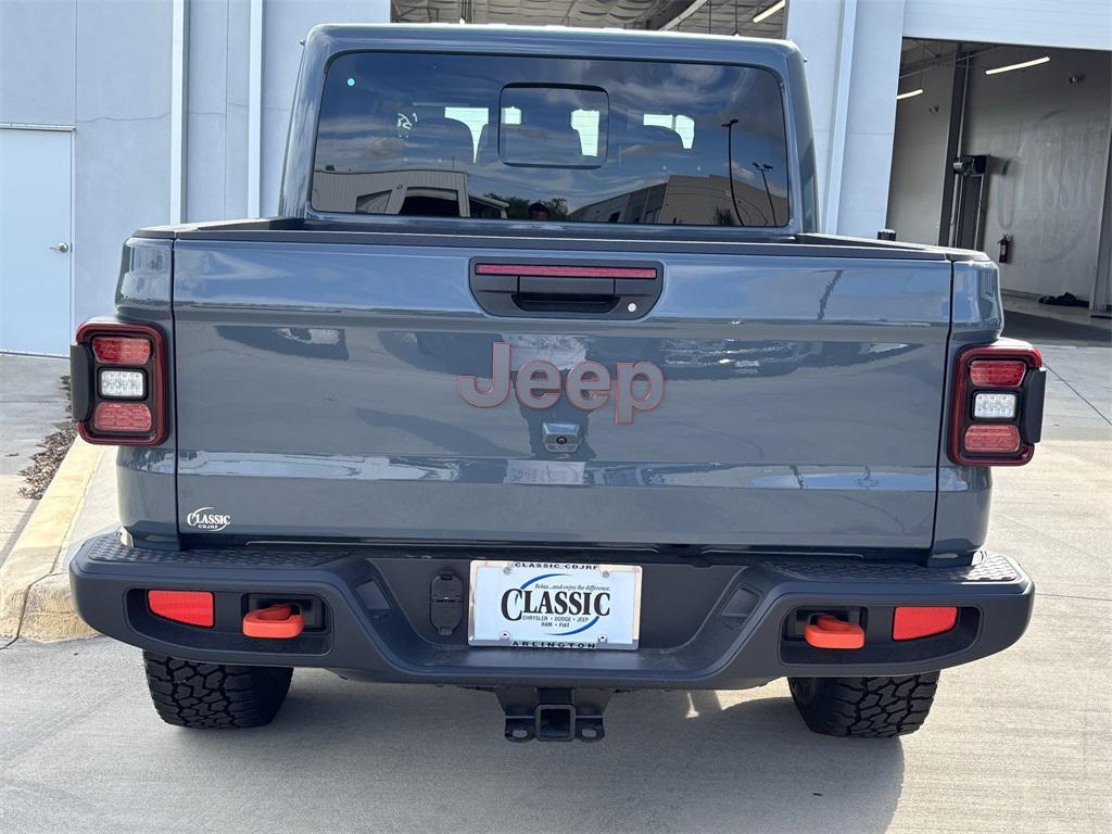new 2025 Jeep Gladiator car, priced at $52,600
