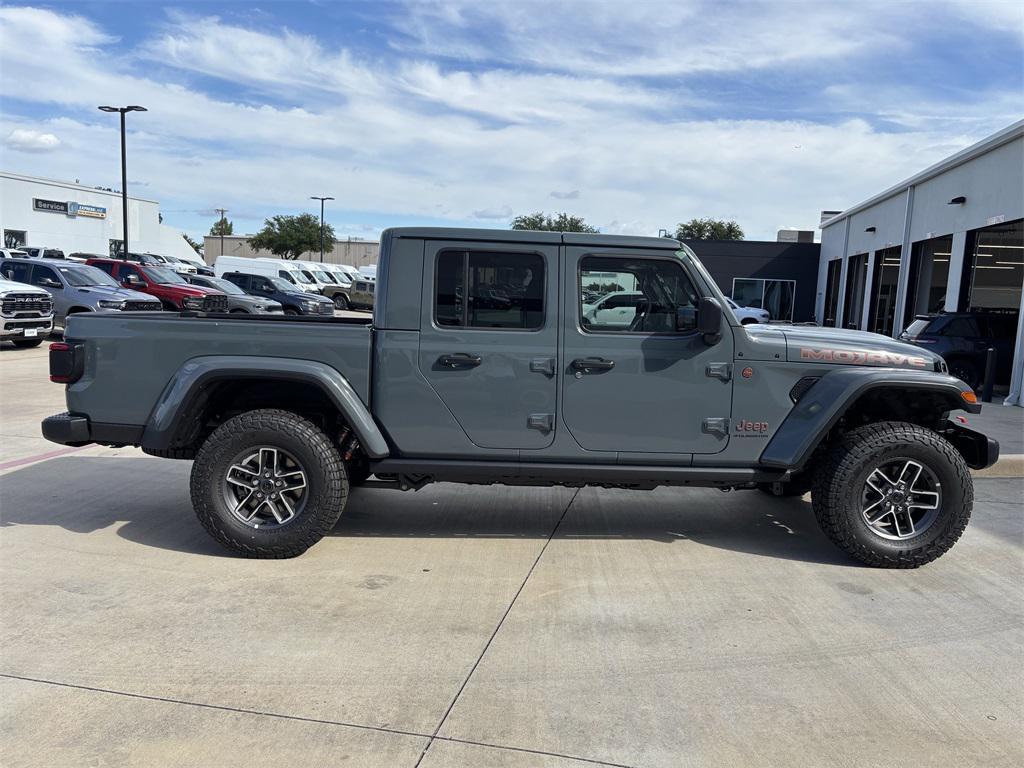 new 2025 Jeep Gladiator car, priced at $52,600