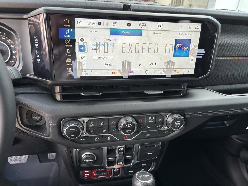 new 2025 Jeep Gladiator car, priced at $52,600