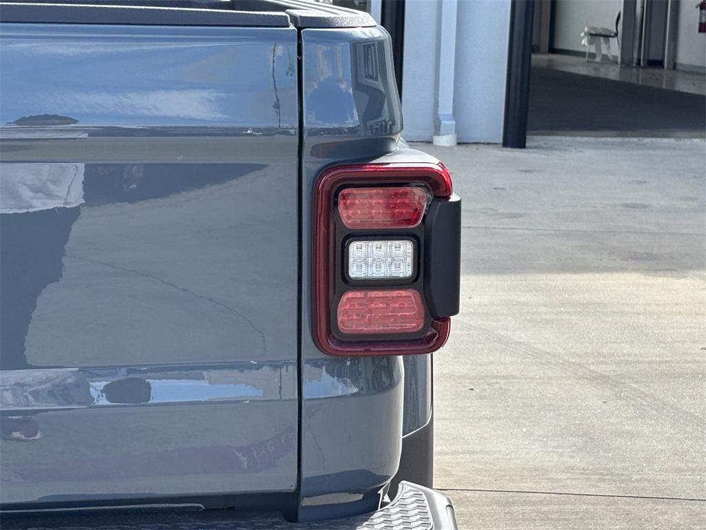 new 2025 Jeep Gladiator car, priced at $52,600