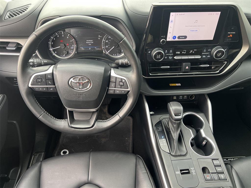 used 2023 Toyota Highlander car, priced at $34,992