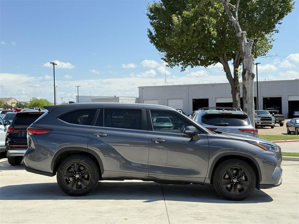 used 2023 Toyota Highlander car, priced at $34,992