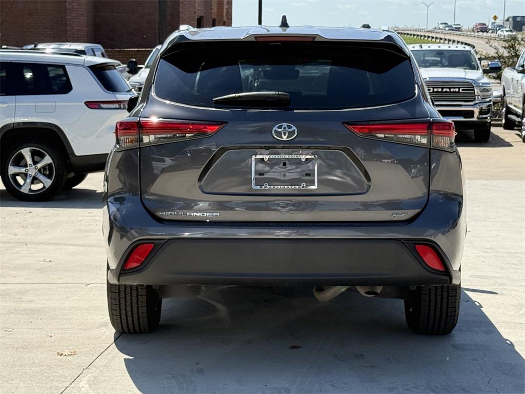 used 2023 Toyota Highlander car, priced at $34,992
