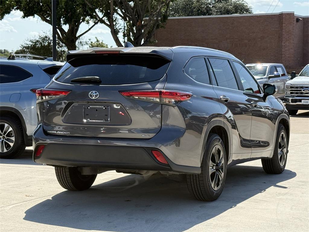 used 2023 Toyota Highlander car, priced at $34,992