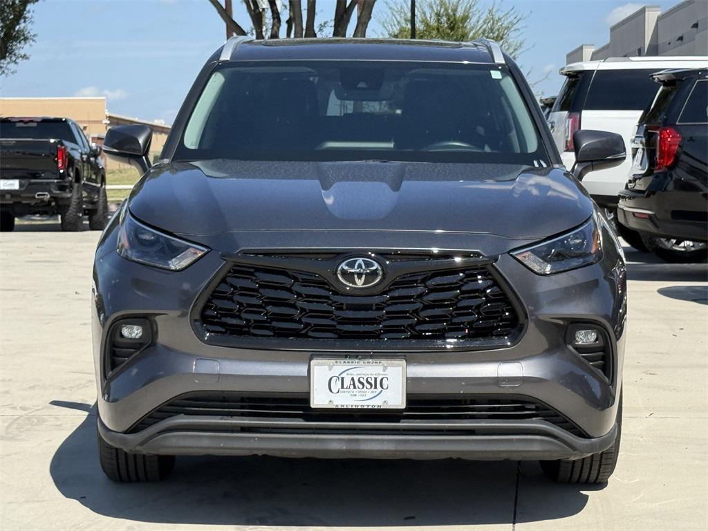 used 2023 Toyota Highlander car, priced at $34,992