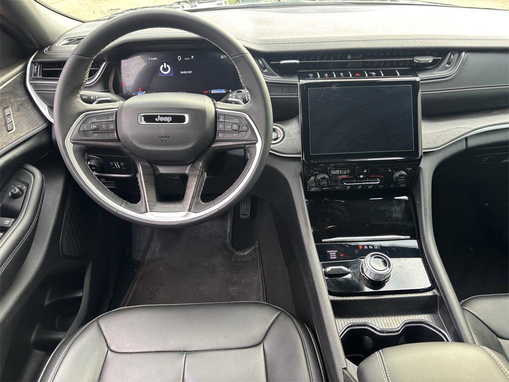 used 2025 Jeep Grand Cherokee L car