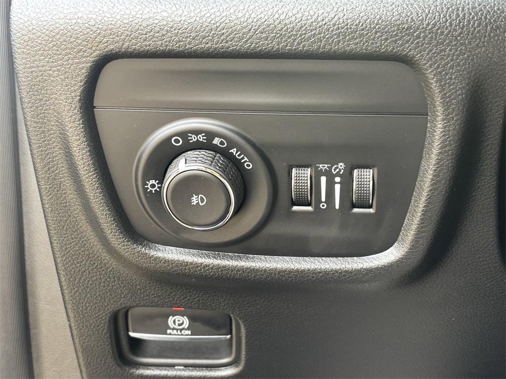 used 2025 Jeep Grand Cherokee L car