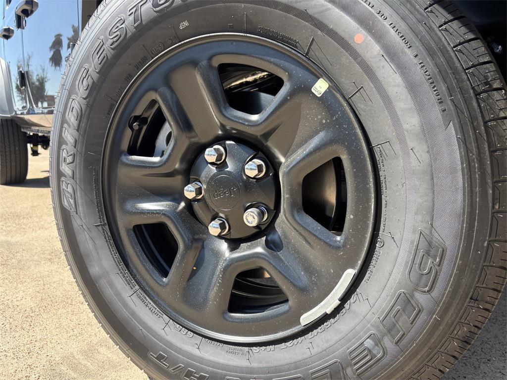 new 2025 Jeep Gladiator car, priced at $40,305