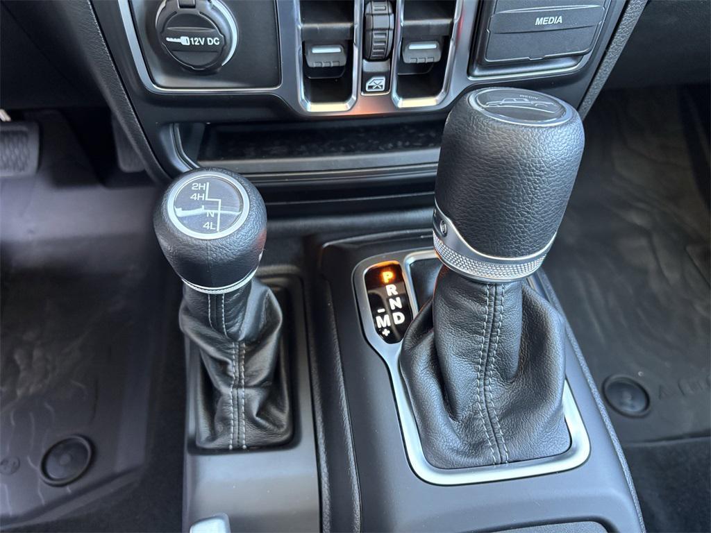 new 2025 Jeep Gladiator car, priced at $40,305